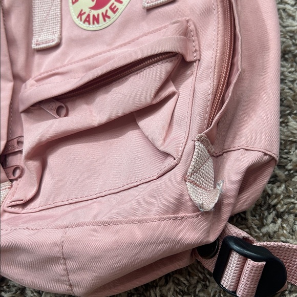 Fjällräven Kånken Pink Mini Backpack FLAWED - Picture 3 of 8